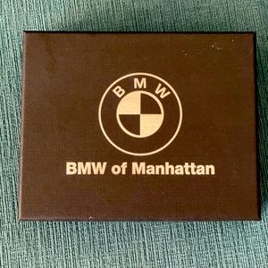 BMW Authentic gift set Set 2 Black Leather Stainless Keychains And Black Pen